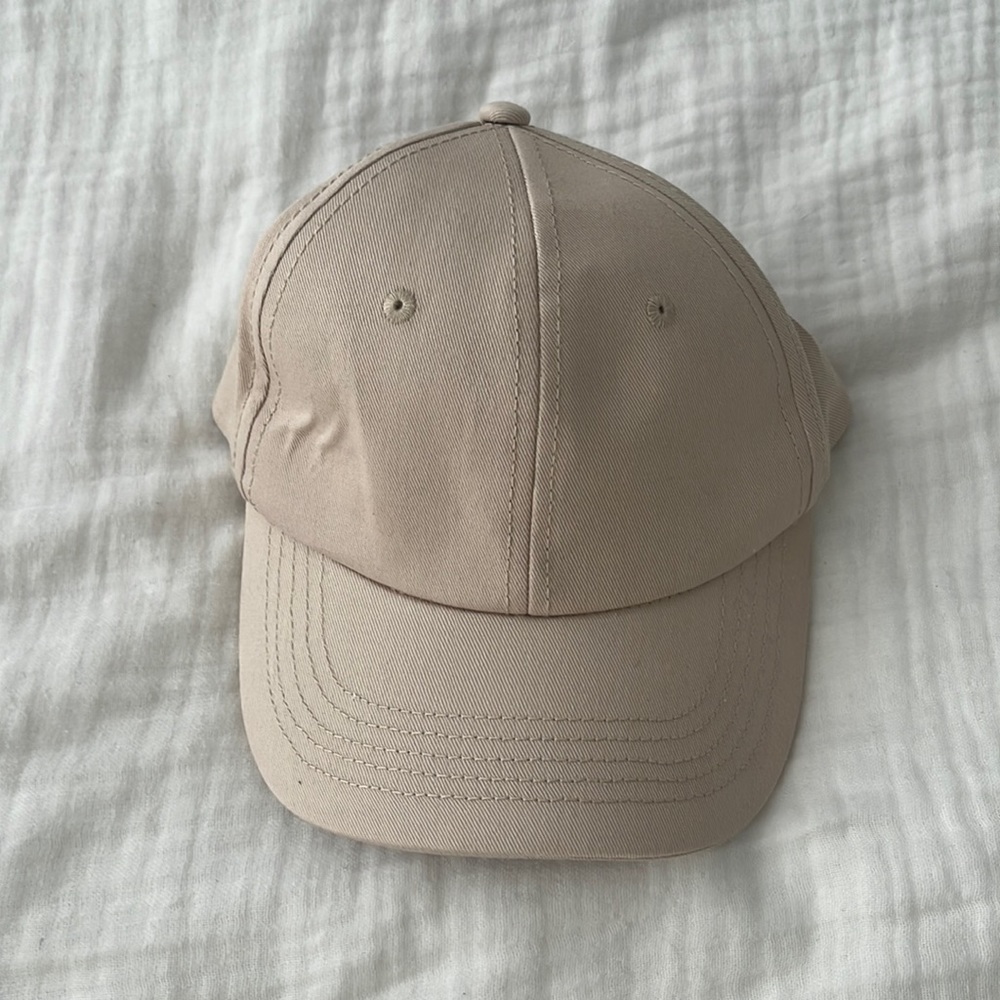 5/30 ❤️‍🔥 H&M Beige hat (52 cm - 58 cm)